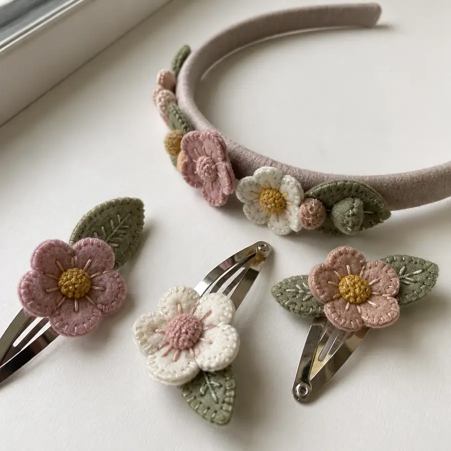 Felt flower hair clips